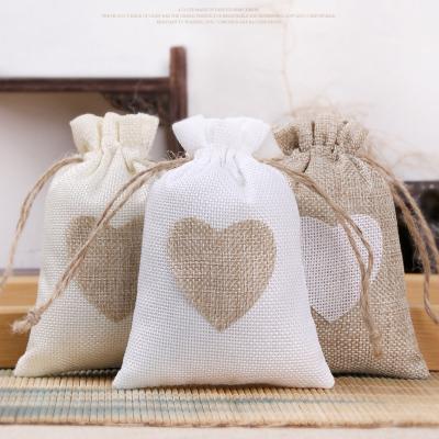 China Shopping Heart Shape 10x14CM Wedding Gift Bags Jewelry Bag Fashionable White Natural Canvas Drawstring Wedding Favor Bags Pouch for sale