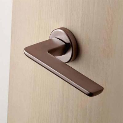 China Interior Door Vintage Bedroom Lock Brass Door Lever Handle With Rose / Rosette for sale