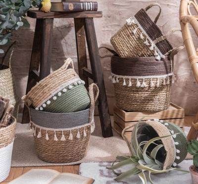 China Handicraft Natural Seagrass Storage Basket With Handle ECO Friendly Kids Toy Clothes Baskets Storage Home Decoractions for sale