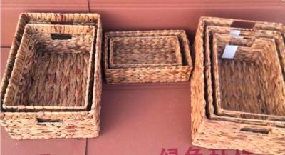 China Hot sale eco-friendly waterhyacinth handmade woven water hyacinth cabinet straw storage basket hamper for sale