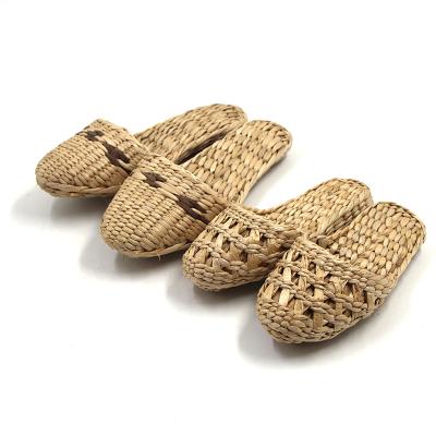 China Fashion Unisex Home Women's and Men's Straw Slippers Style Flat Sandals Flip-flops Slippers Handmade New Couple for sale