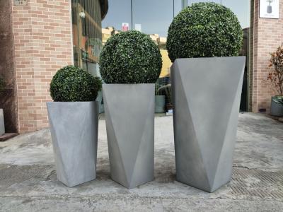 China 2020 Hot sales light weight durable modern design large concrete planter for sale