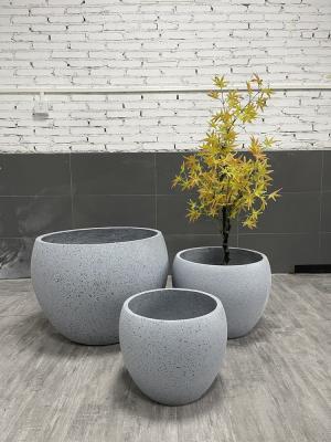 Chine Vente directe d'usine, étanches à l'eau, en grande quantité, pots de plantes gris clair pour les décorations de jardin à vendre