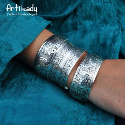 China Hot Selling BOHEMIA Artilady Bohemia Antalya Punk Indian Carve Pattern Antic Silver Simple Cuff Bracelet for sale