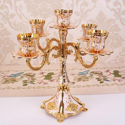 China Romantic Wedding Candlesticks Retro Style Gold Retro Candlestick European Luxury Candlestick Holder for sale