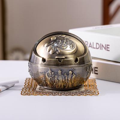 China High Quality Classical Shake/Alloy Windproof/Lid Smoking Cenicero Cigar Accessory Ashtray For House Decor for sale