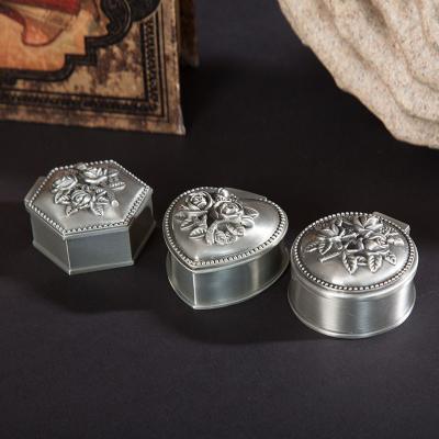 China Hot Selling European Amazon Small Metal Jewelry Boxes Simple Tin Jewelry Ring Box Retro Jewelry Boxes For Women for sale