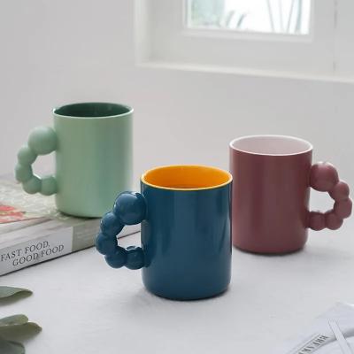 China Sustainable 420ml cute novel creative gift ceramic mug Office couple gift couple cups coffee milk water Cup mugs for sale