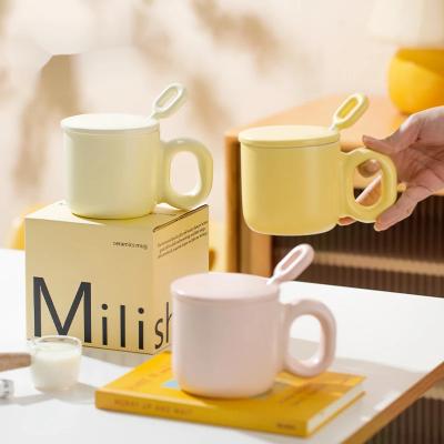 China Sustainable Cute gift box set milk ceramic mug coffee cup with lid female couple ceramic stirrer water cup office 450ml for sale