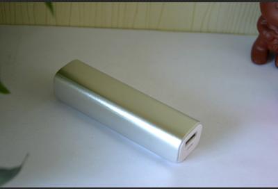 China bunte Aluminiummini-USB Energie-Bank 2600mAH, multi Funktions-Ladegerät zu verkaufen