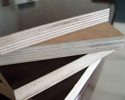 China Building Construction 12mm Poplar Core Black Film Faced Phenolic Plywood / 12mm Black Film Board for sale