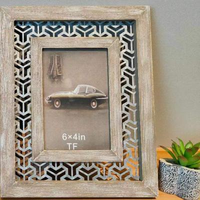 China Morden Quality and Quantity Assured Iron-Weave Photo Art Frame Wooden Desktop/Wall Display Wholesale for sale