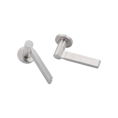 China Supplied With Bolt-Through Fixings Factory Supply Made New Satin Modern Brass Bedroom Interior Shower Handle Large Pvd Luxury Door Handles for sale