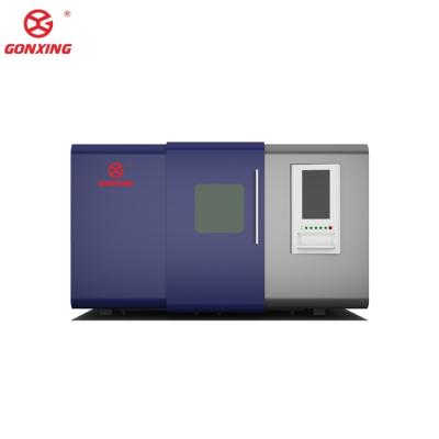 China FUJI Servo Motor Stainless Steel Carbon Steel Cutting Closed Water-cooled Fiber Laser Cutting Machine with Protection Cover from GXLASER for sale