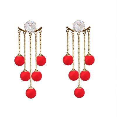 China Retro wedding romantic silver online celebrity new fashion temperament pearl earrings needle tassel 925 earrings for sale