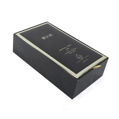 China Recycled Materials First Class Quality Stamping Custom Color Paper Gift Box Packaging Set for sale