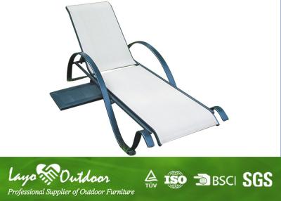 Chine Chaise extérieure de Recliner de salon de cabriolet de meubles de piscine de patio avec le coussin hydrofuge à vendre