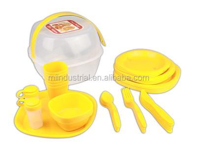 China Sustainable 52pc Picnic Reusable Plastic Dinnerware Set For 6 People for sale