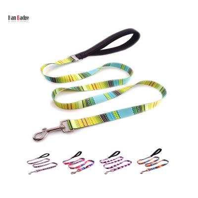 China Reflective Luxury Design Adjustable Nylon Pet Leashes For Dogs And Cats Color Reflective Handle for sale