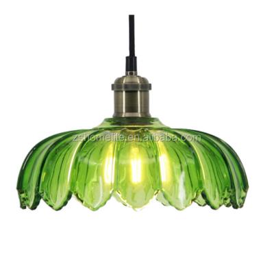 China Modern Decorative Factory Wholesale Green Glass Shade Modern Lighting Pendant for sale