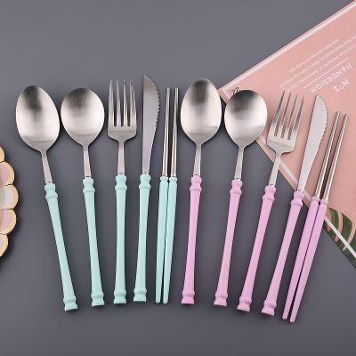 China Viable High Quality Colored Plastic Fork Knife Set Spoon 18/8 Handle Stainless Steel Flatware Sets Camping Dinnerware for sale