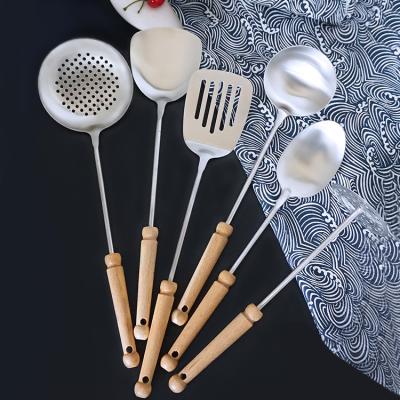 China Hot Sales Amazon Sustainable 16pcs Wooden Handle Kitchen Utensil Set For Stainless Steel Kitchenware for sale