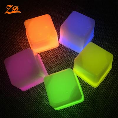 China Multiple Color LED PP Ice Cube Lights Up Bars Toy Glow Ice Cube For for sale