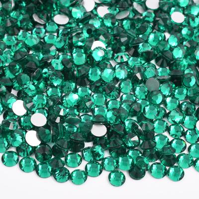 China Wholesale SS6 SS12 SS16 SS20 Flatback Flatback Around Glass Crystal Stones Green Zircon Color Rhinestones For Garment Decoration for sale