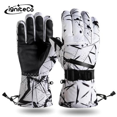 China Polyester Ski Gloves Autumn And Winter Riding Zipper Pocket Non-Slip Gloves for sale