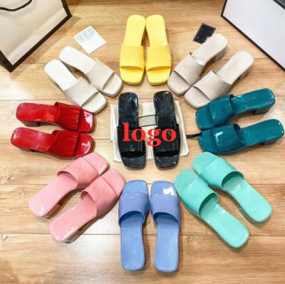 China 2022 fashion trend designer letter flip flops branded slippers flip flops for women beach sandals wholesale for sale