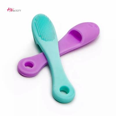 China Portable Waterproof Blackhead Face Exfoliating Brush Mini Nose Cleansing Blackhead Silicone To Remove Dead Skin Lip Brush for sale