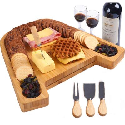 China Sustainable Natural Bamboo Cheese Board Rack Biscuit Holder and Cheese Serving Shelf Groove With Knife Rack for sale