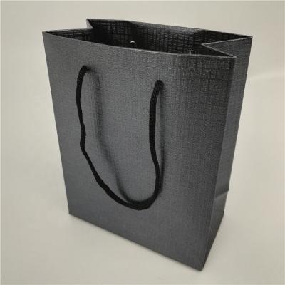 China Recyclable Wholesale Paper Jewelry Bag , Custom Special Paper Gift Bags for sale