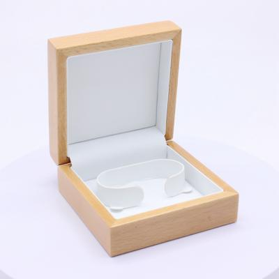 China Wooden Jewelry Box Handmade Luxury Necklace Bangle Bracelet Shiny Box OEM Customized for sale