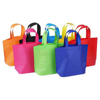 China Reusable PP Cartoon Gift Bags Grocery Tote Treat Bags Eco-friendly With Handles Nonwoven Bags Manufacturer Directly for sale