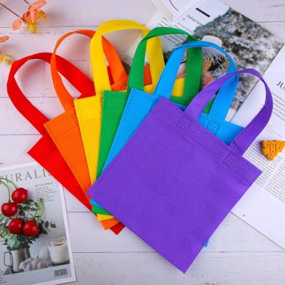 China Printed Reusable Nonwoven Shopping Bags Durable Promotional Nonwoven PP Tote Shopping Bag Wholesale Printable With Customized Logo for sale