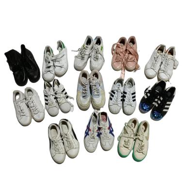 China PVC Mixed Color Female High Standard Used Sneaker Brand Shoes Sneakers Women for sale