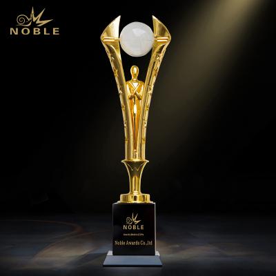 China Europe Noble Awards Custom Made Metal Honor Leadership Goble Trophy Awards With Crystal Base for sale