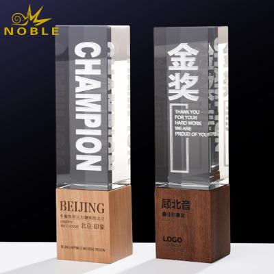 China Wooden Craft Crystal Plaque Carved Gift Box Custom Made High Quality Art Business Gift Engraving Letters Europe Trophy Wooden Award Base Folk for sale