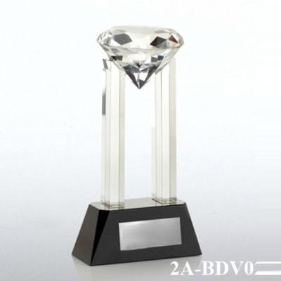 China Elegant Award Crystal Diamond Trophy On Europe Clear Base for sale