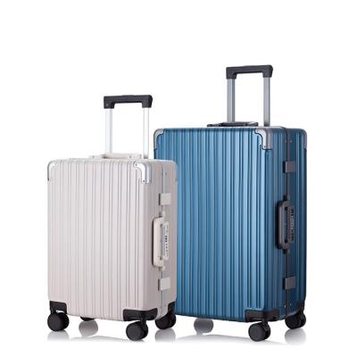 China Fashion Wholesale Large Capacity Customize Trolley Suitcase Set 3 Carry On Hand Cabin Traveling Case Luggage Set for sale