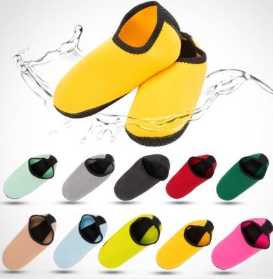 China Eco-friendly Neoprene Water Sports Shoes Barefoot Waterproof Neoprene Anti Slip Beach Sand Socks for sale