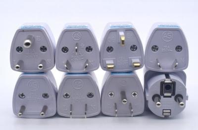 China Globale Reise-Universalstecker-Adapter, drahtlose Zusätze der Kopfhörer-500W zu verkaufen