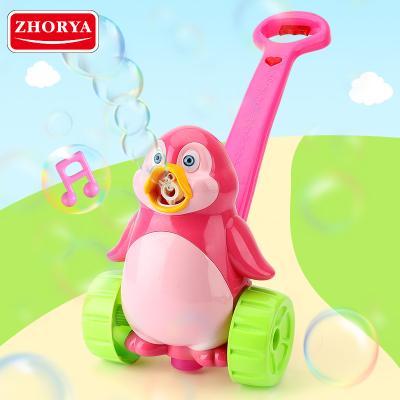 China Zhroya Electric Bubble Blowing Electric Hand Push Penguin Shape Bubble Water Machine Toys for sale