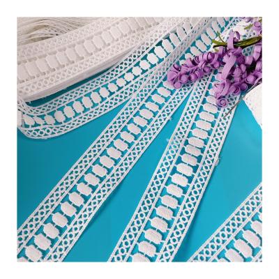 China New Style Water Soluble Embroidery Shrink-Resistant All Polyester Lace White Hollowed Out Barcode Lace Wedding Accessories for sale