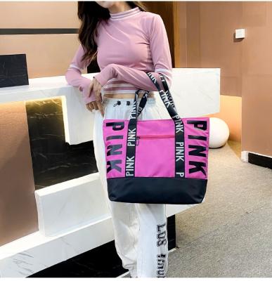 China Multifunctional Wholesale Pink Girls Fashion Weekender Dance Sports Gym Colorful Large Fleece Ladies Ladies Travel Tote Bag With Full Print Hand Straps for sale