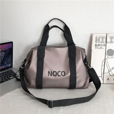 China Multifunctional Wholesale Colorful Coated Messenger Oxford Print Letter Logo Fashion Durable Weekend Sport Gym Duffle Sling Tote Travel Bag for sale