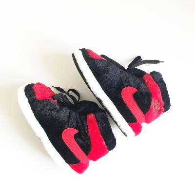 China Free sample fashion trend plush indoor plush sneaker slippers warm yeezy aj comfort slippers unisex comfortable wholesale winter for men women for sale