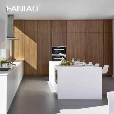 Cina Armadio di cucina in legno classico Prezzo accessibile Customized Modern Wood Grain Apartment Modern Design Armadio di cucina in vendita