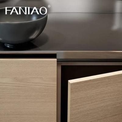 China Armarios de cocina de acero inoxidable de grano de madera de diseño moderno inteligente armarios de metal modulares cocina y muebles de cocina en venta